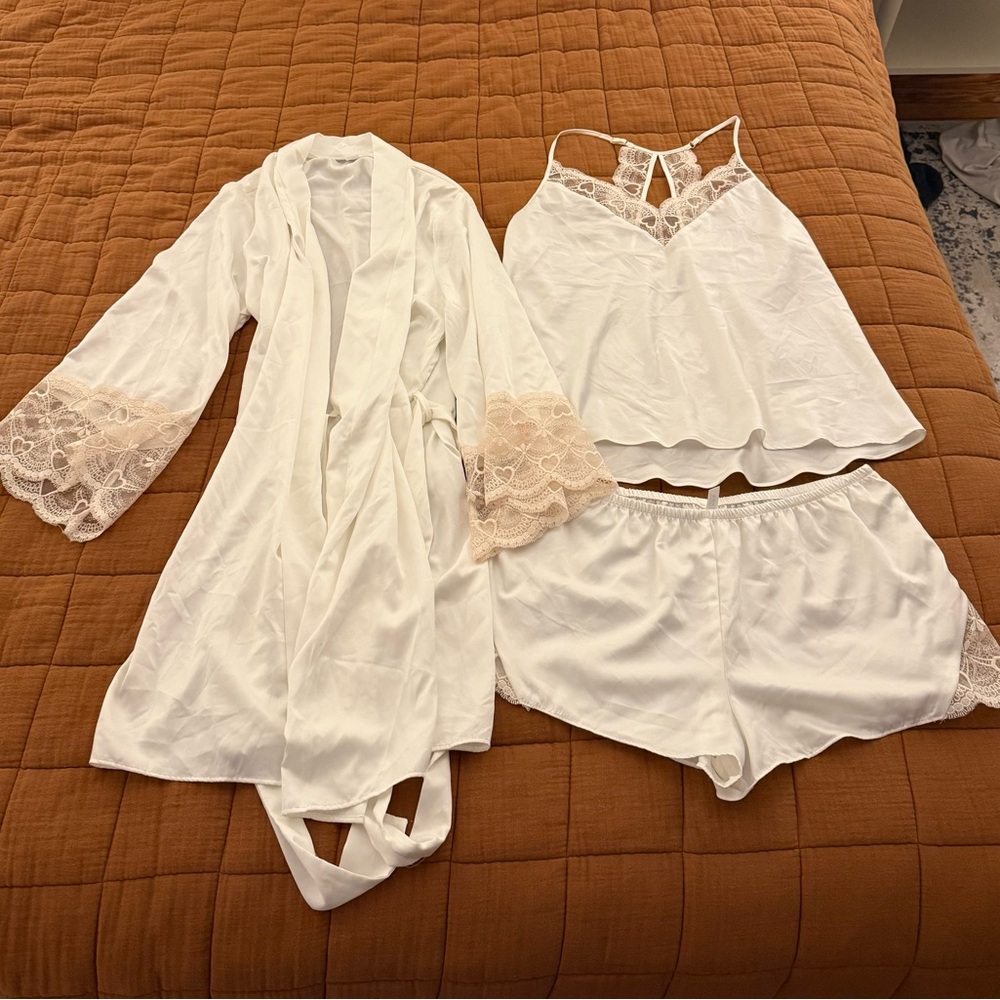 Flora Nikrooz White and Cream Lace Sleepwear Set